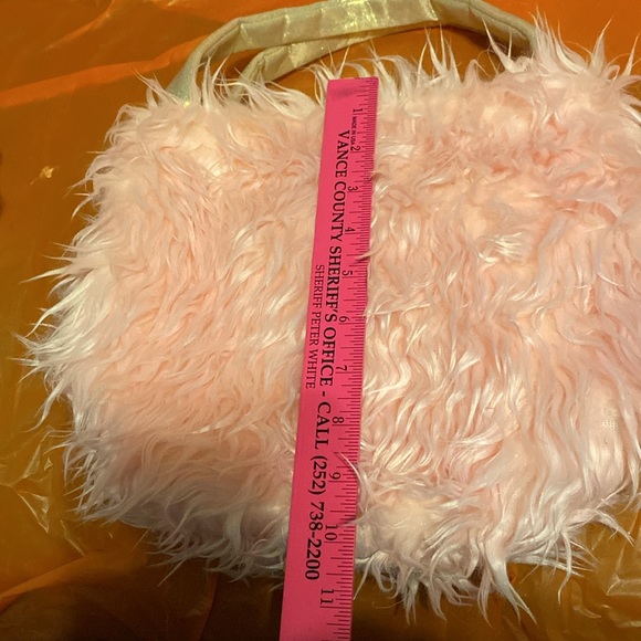 Plush purse (faux fur) per carrier theme with unicorn pair. - Picture 3 of 8